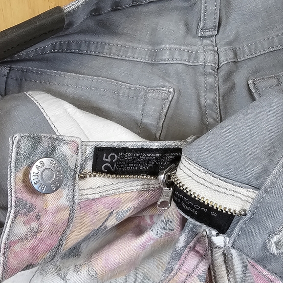 Bleulab Reversible Floral Shorts - Picture 8 of 9